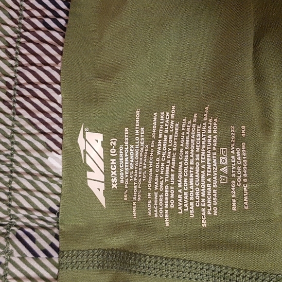 Avia womens size XS camo shorts with liners, New - Picture 5 of 5